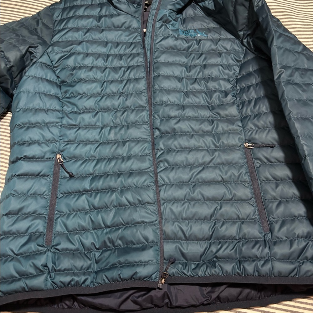 Eddie Bauer Women’s Quilted Puffer Jacket - peacock - Picture 4 of 7